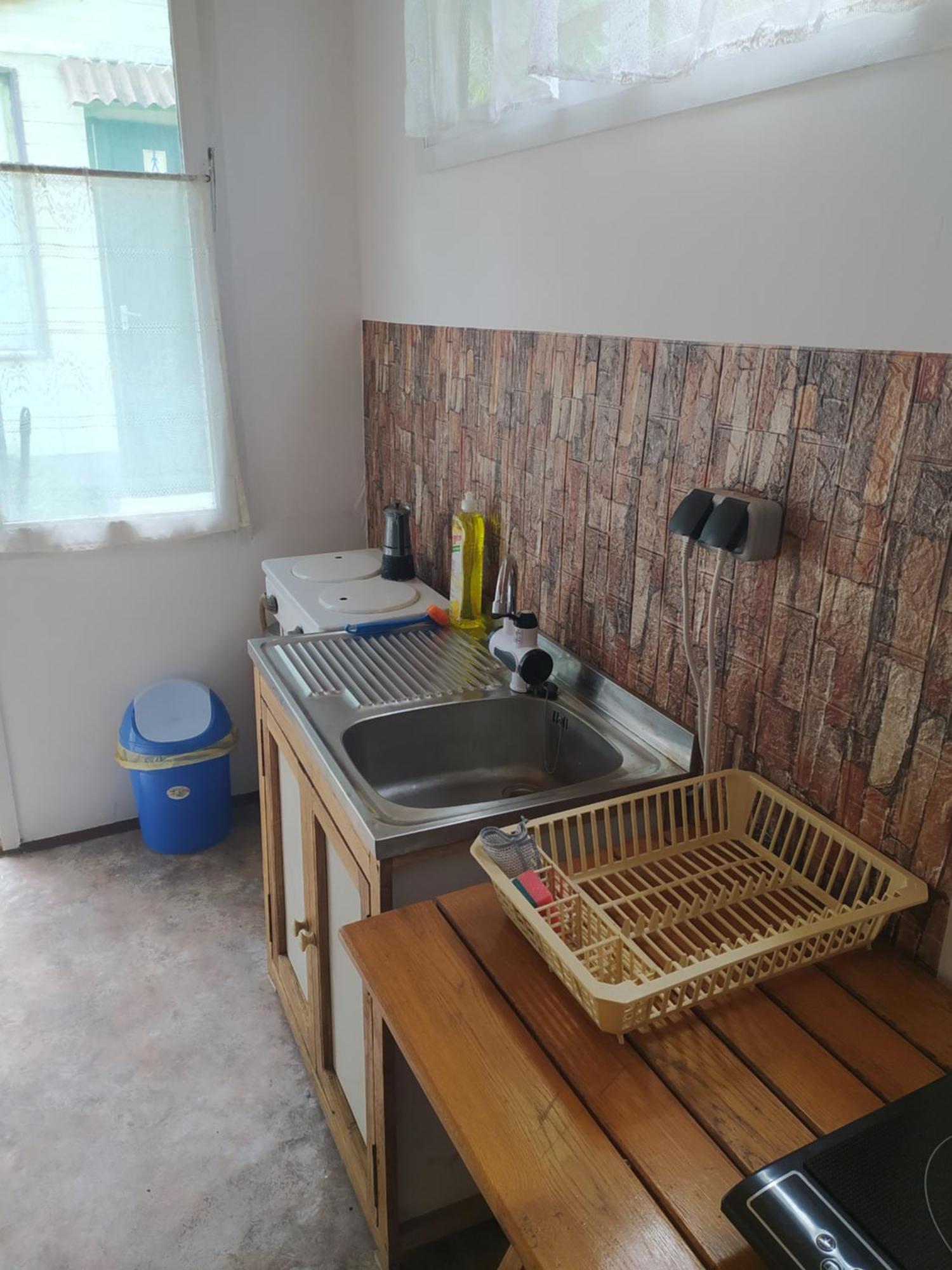 Kemping - Kantin Hotel Bazakerettye Luaran gambar